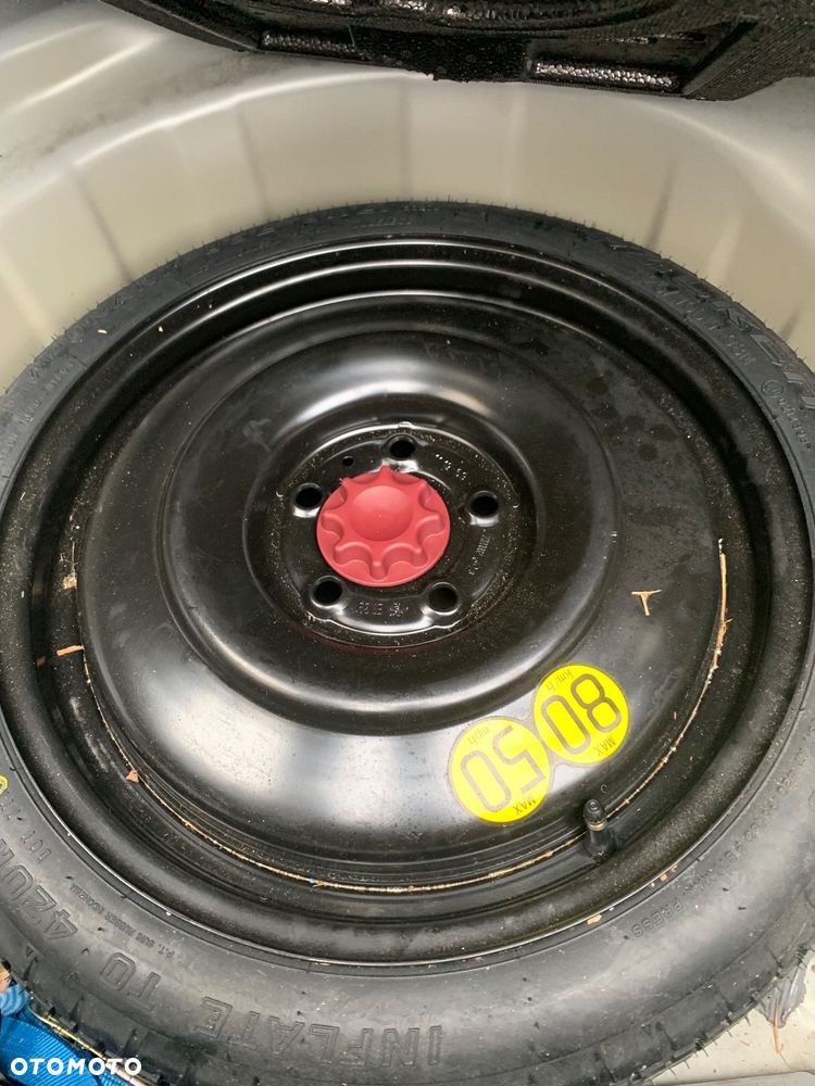 Toyota Corolla 1.8 Hybrid Comfort - 13