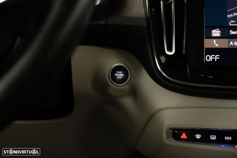 Volvo XC 40 1.5 T5 PHEV Momentum Plus - 25