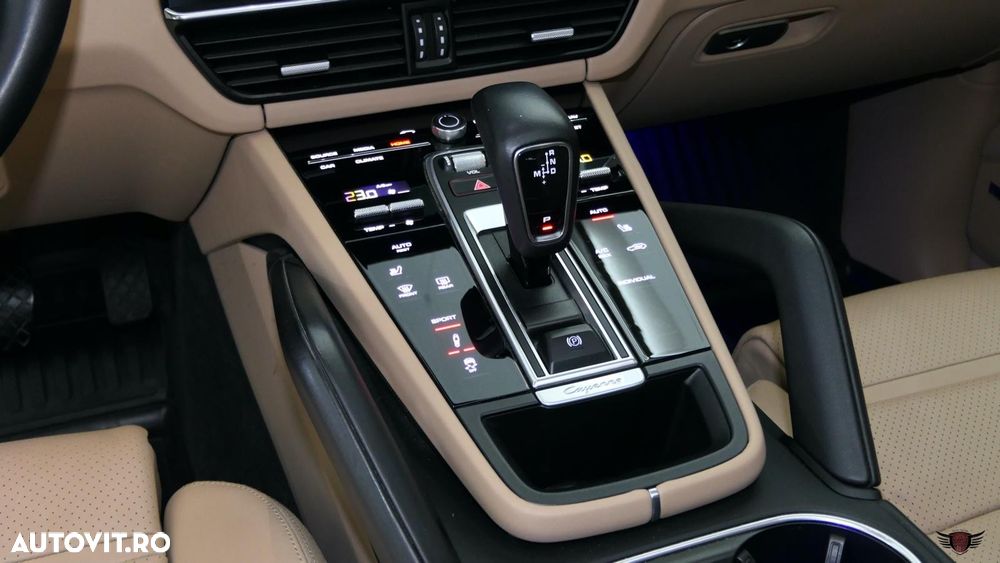 Porsche Cayenne Tiptronic S Platinum Edition - 13