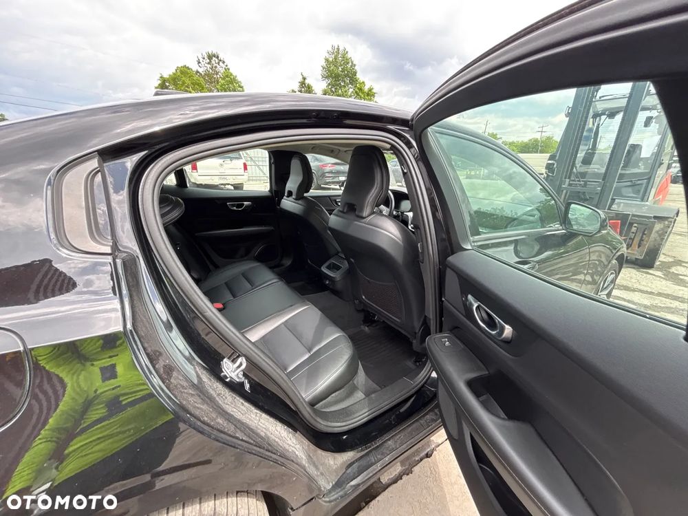 Volvo S60 T6 AWD Geartronic RDesign - 8