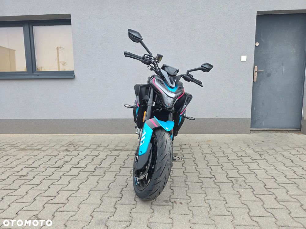 CFMoto 675NK - 11