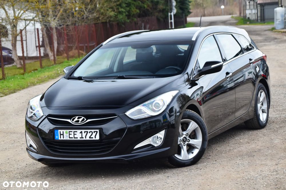 Hyundai i40 i40cw 1.7 CRDi Fifa World Cup Edition - 1