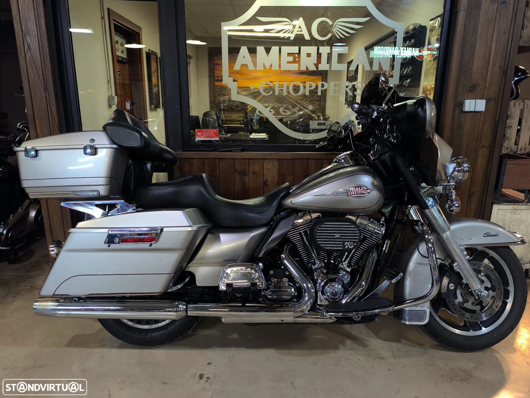 Harley-Davidson FLHTC ELECTRA GLIDE CLASSIC - 1