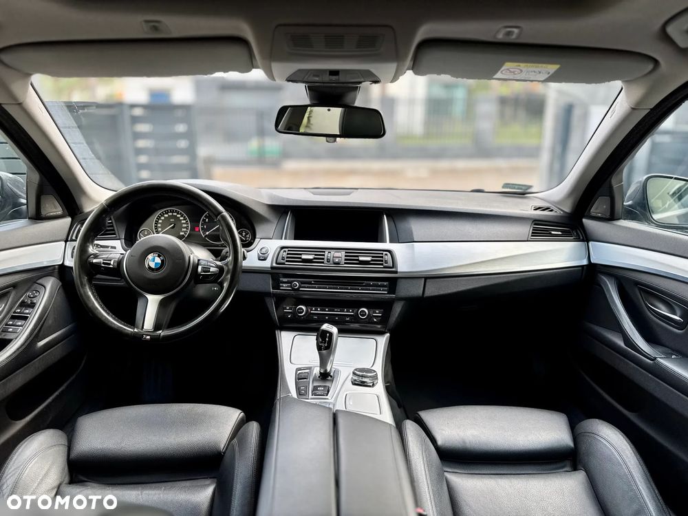 BMW Seria 5 528i xDrive - 15