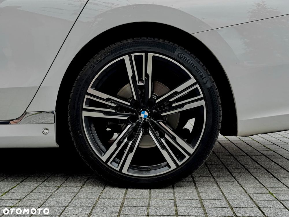 BMW Seria 7 - 16