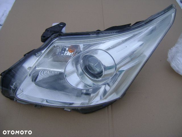 LAMPA L.P TOYOTA AVENSIS T27 09-12 - 1