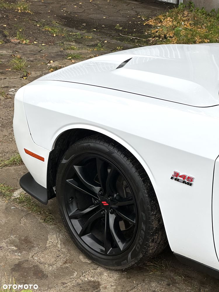 Dodge Challenger 5.7 R/T - 4