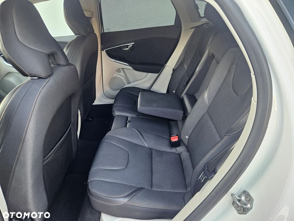 Volvo V40 Cross Country D2 - 14