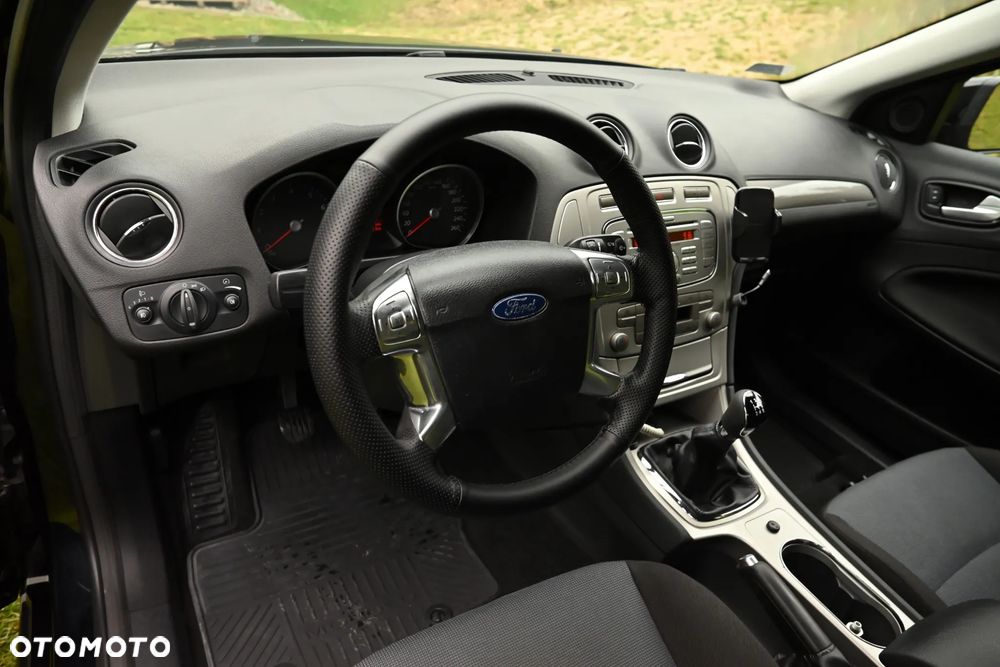 Ford Mondeo 1.6 Silver X - 13