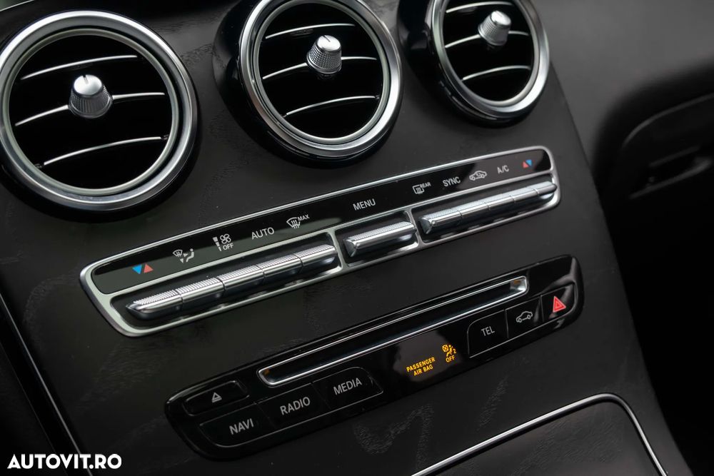 Mercedes-Benz GLC 250 d 4MATIC 9G-TRONIC AMG Line - 23
