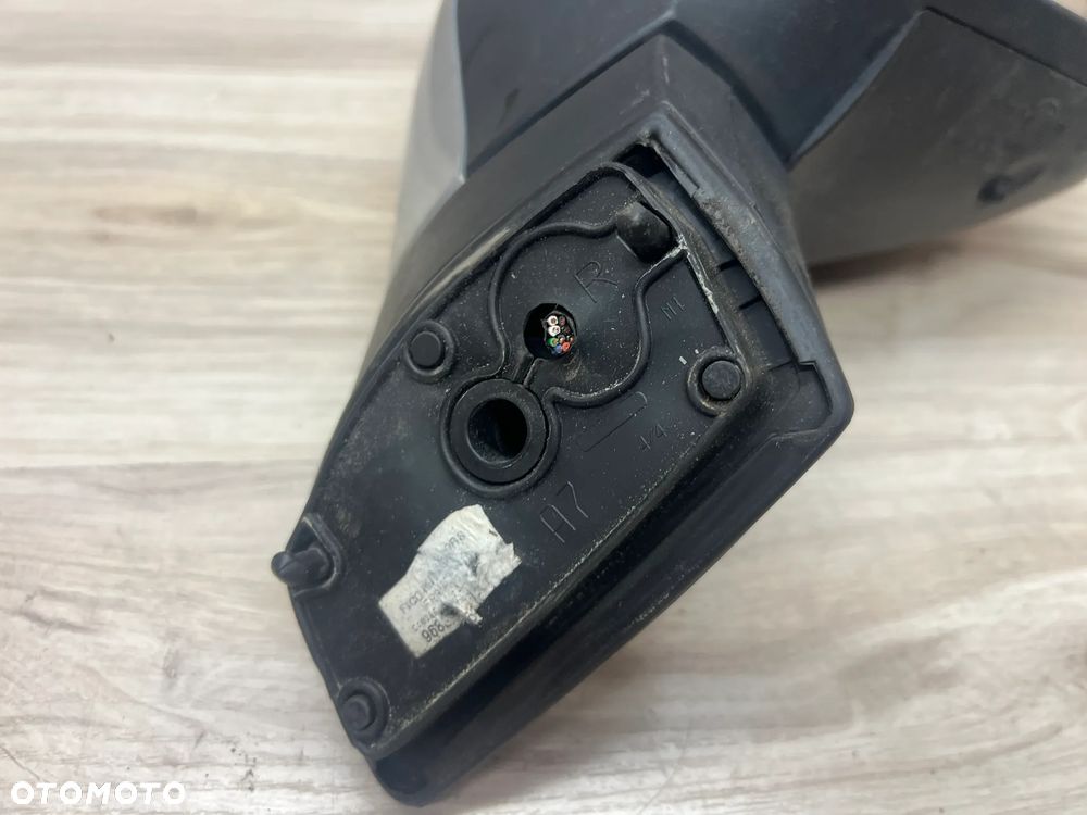 LUSTERKO PRAWE PEUGEOT 207 9PIN - 2