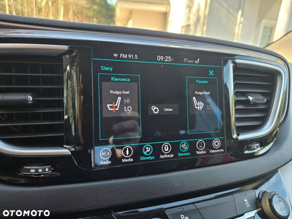 Chrysler Pacifica - 17