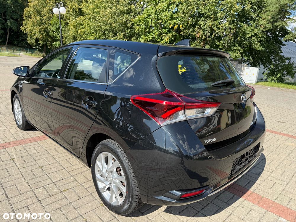 Toyota Auris - 4