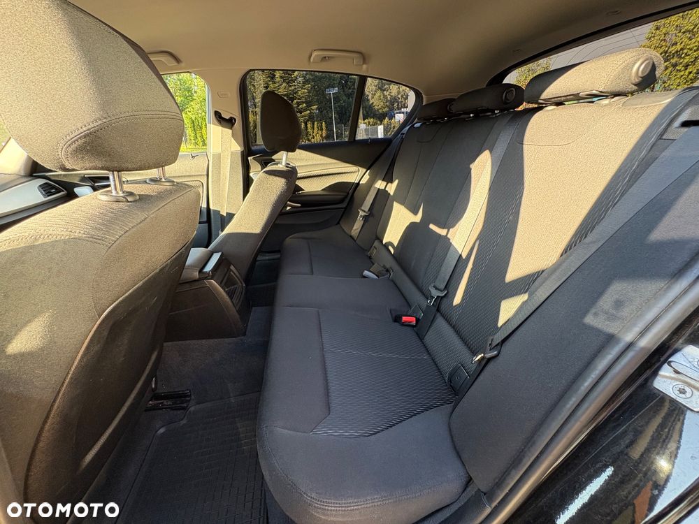 BMW Seria 1 116d DPF - 9