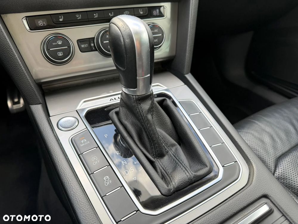 Volkswagen Passat - 15