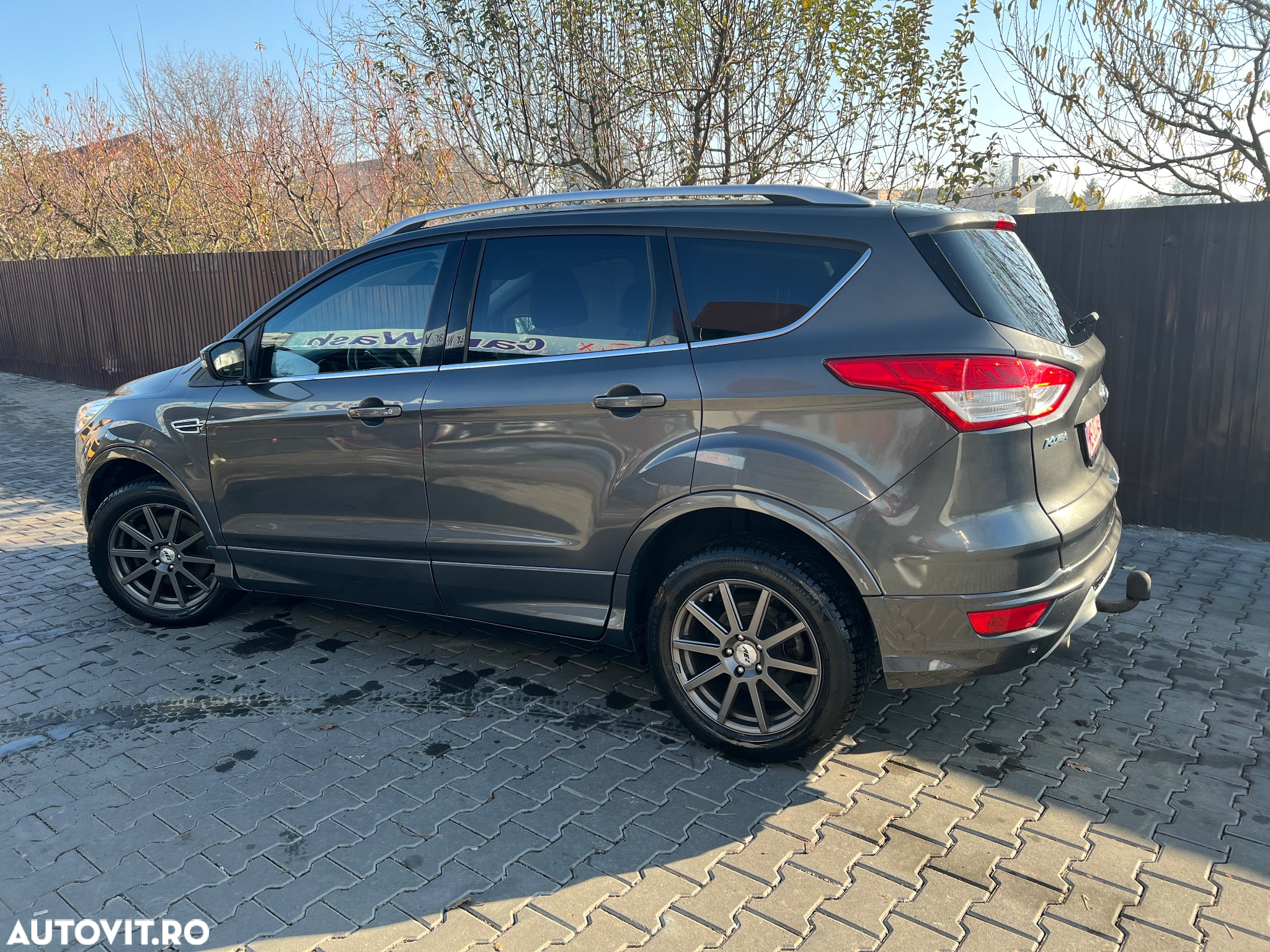 Ford Kuga 2.0 TDCi Powershift 4WD Titanium - 5