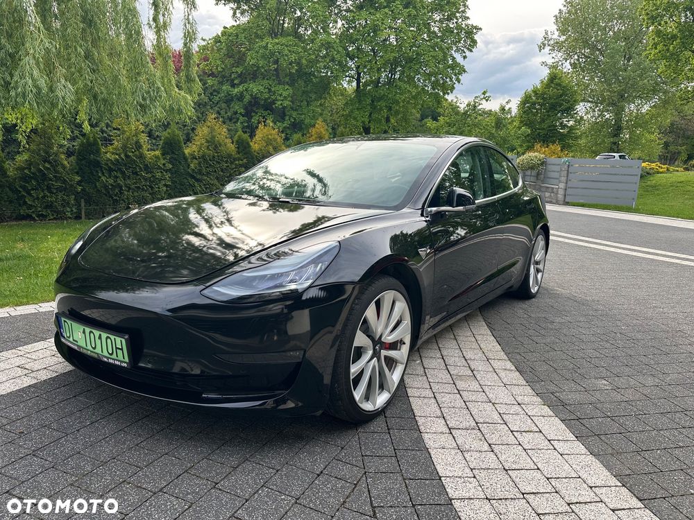 Tesla Model 3 - 1