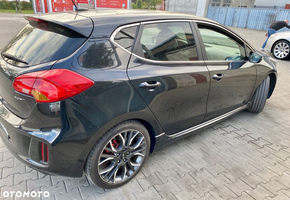 Kia Ceed - 8