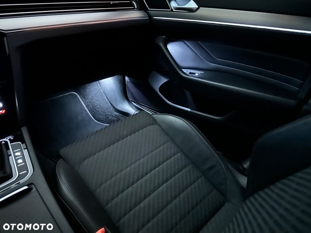 Volkswagen Passat - 19