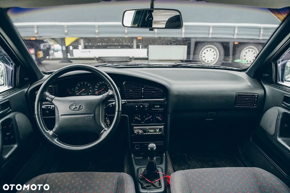 Hyundai Lantra - 20