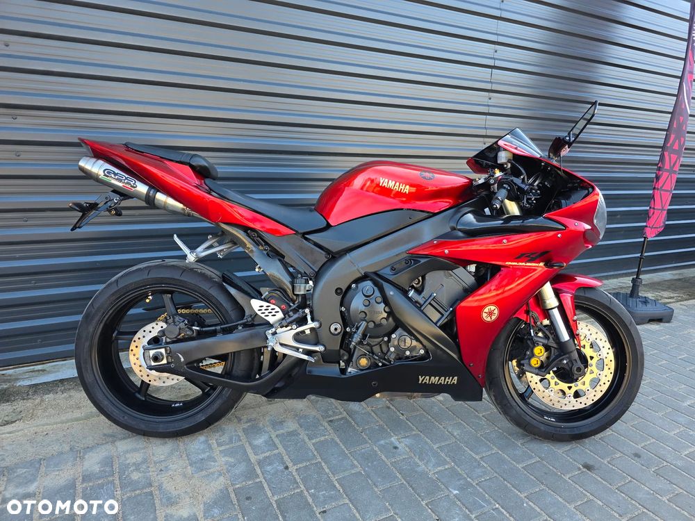 Yamaha R1 - 5
