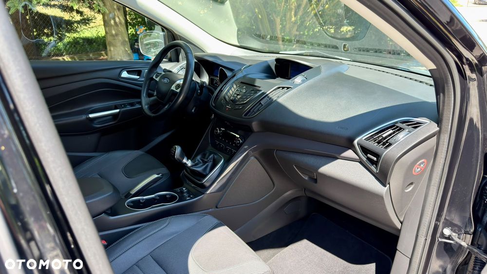 Ford Kuga 2.0 TDCi 4x4 Titanium - 25