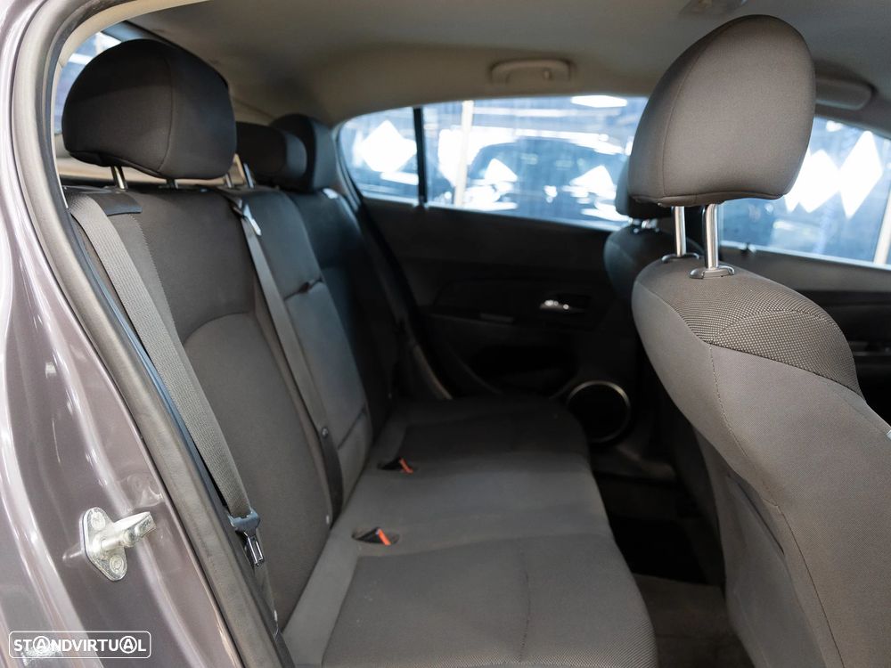 Chevrolet Cruze 1.6 LT - 14
