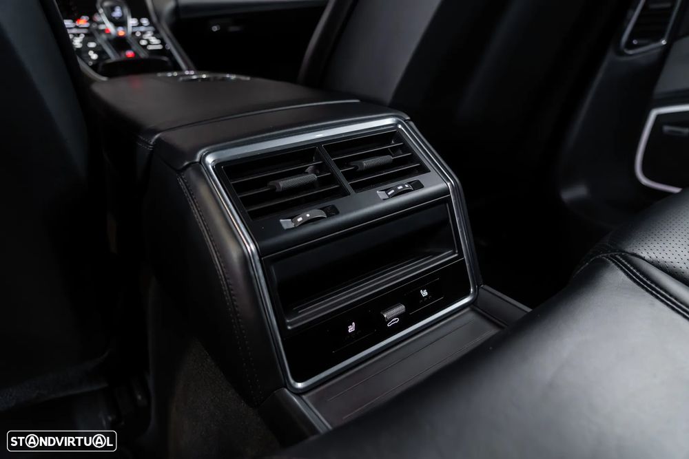 Porsche Panamera Sport Turismo - 37