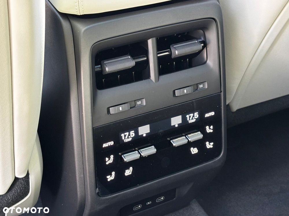 Porsche Macan - 35