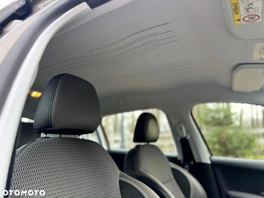 Peugeot 2008 1.2 Pure Tech Style S&S - 19