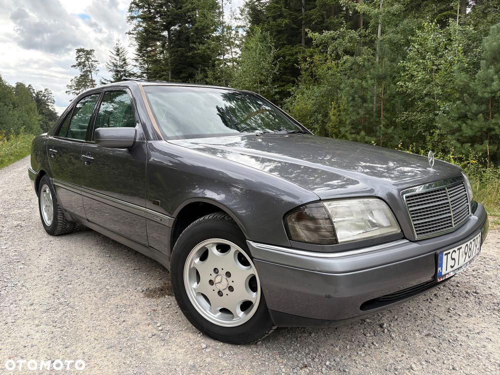 Mercedes-Benz Klasa C 180 T Elegance - 27