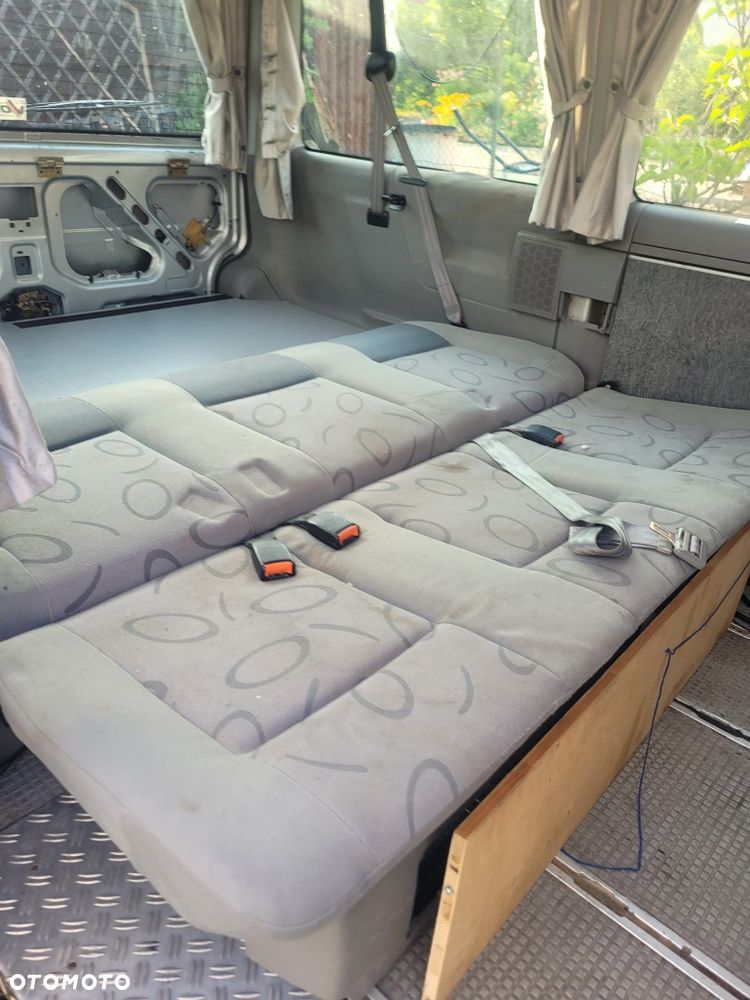 Volkswagen Multivan - 7