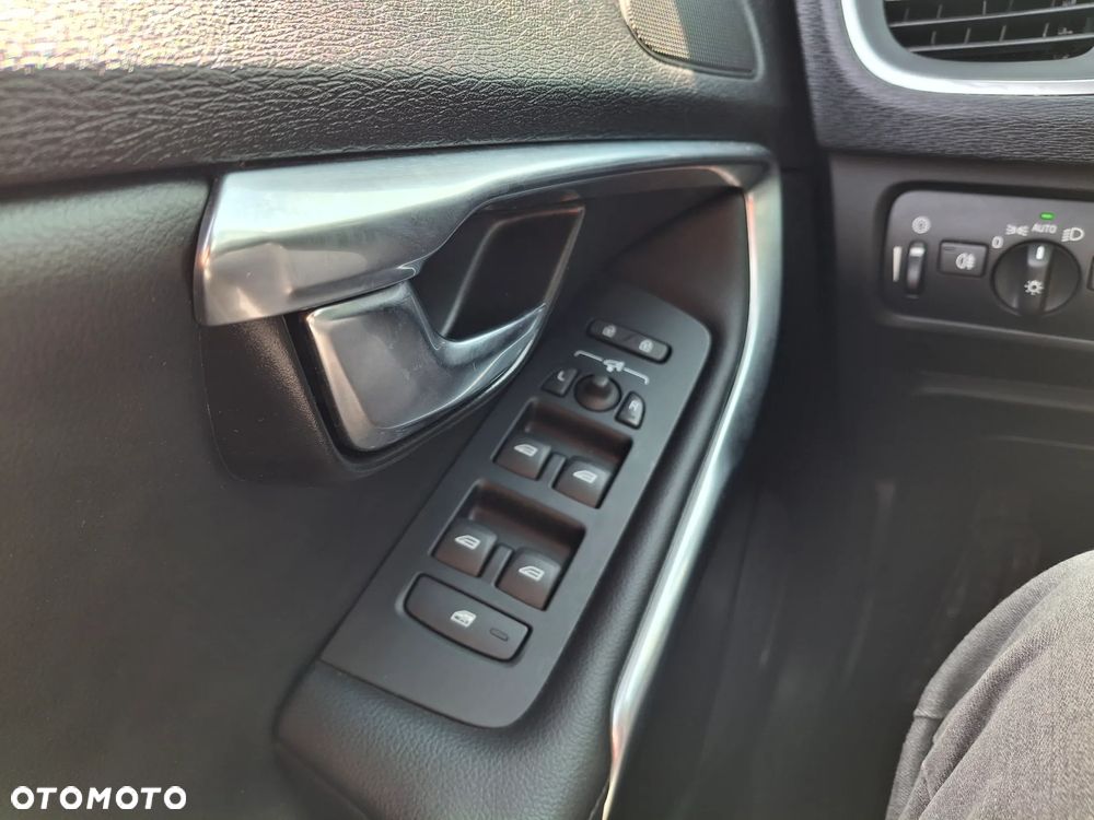 Volvo V40 D2 Drive-E Inscription - 13
