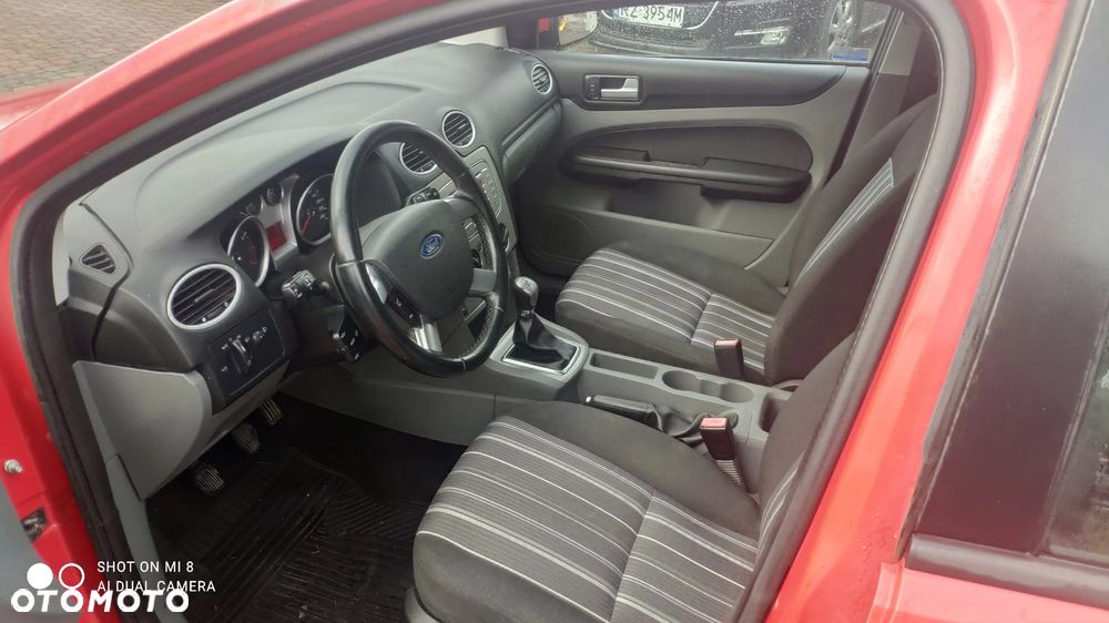 Ford Focus 1.8 Style+ - 5