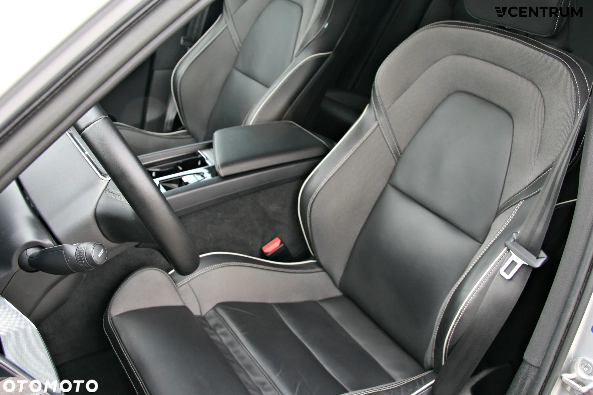 Volvo XC 60 B5 B AWD Plus Dark - 8