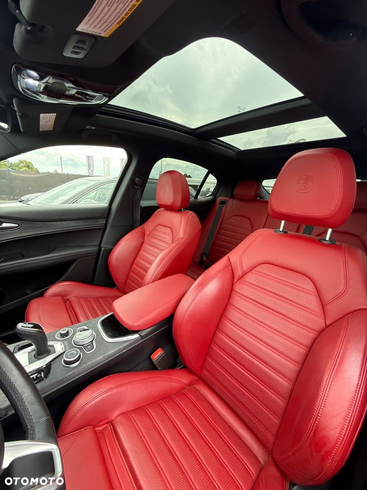 Alfa Romeo Stelvio 2.0 Turbo 16V AT8-Q4 Competizione - 9