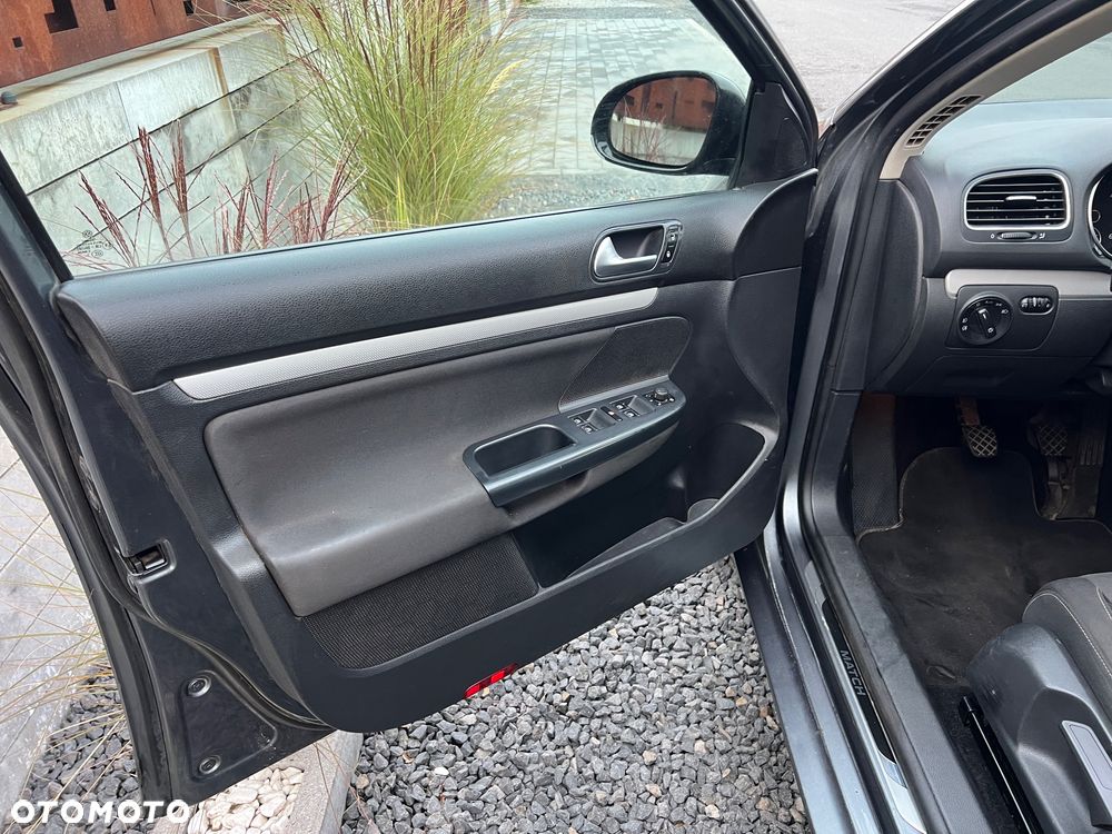 Volkswagen Golf 1.6 TDI DPF MATCH - 13