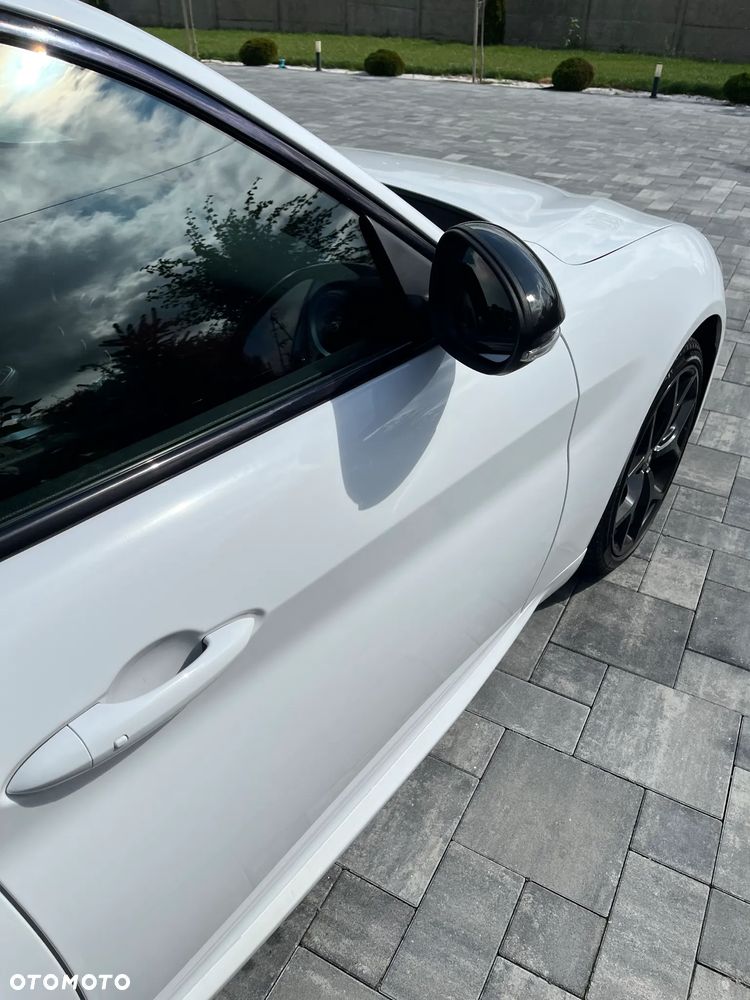 Alfa Romeo Giulia 2.0 Turbo TI Q4 - 12