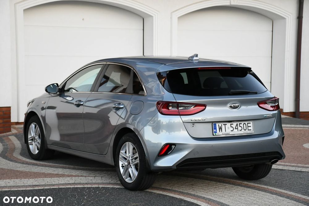 Kia Ceed 1.6 CRDi mHEV L Business Line - 17