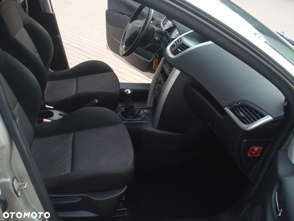 Peugeot 207 95 VTi Filou - 24