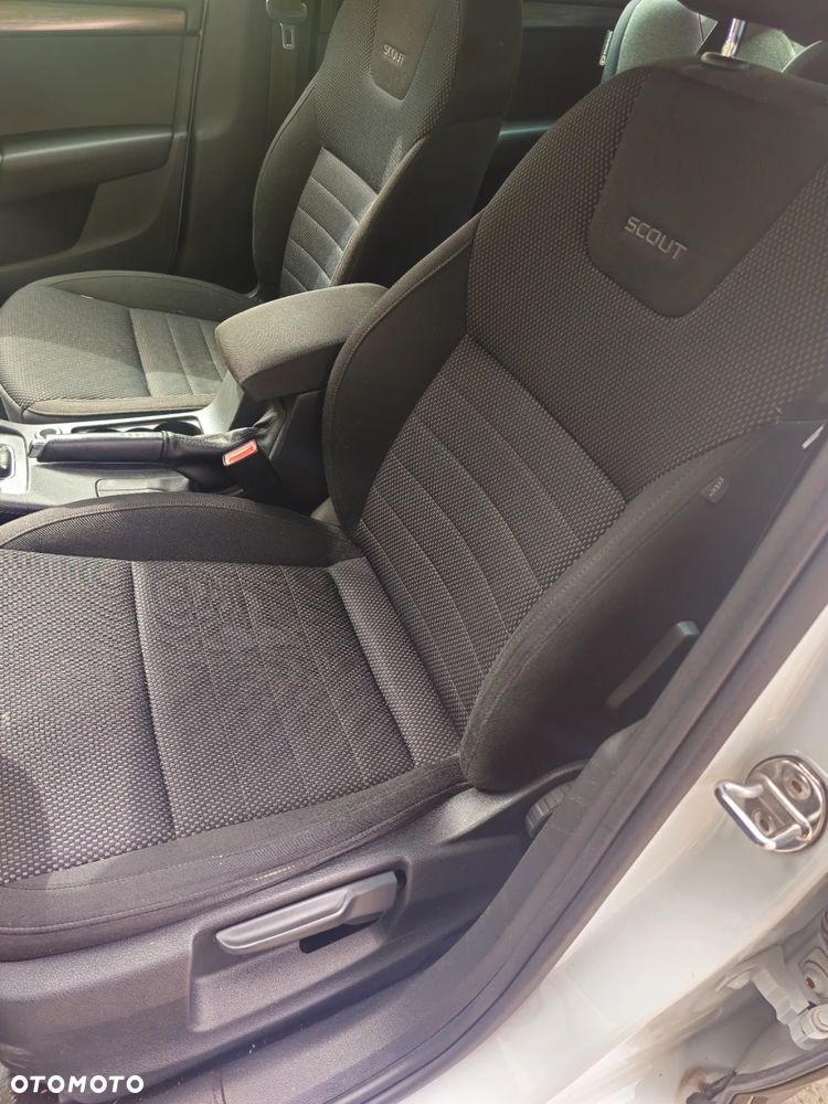 Skoda Octavia Scout 2.0 TDI 4x4 DSG - 13