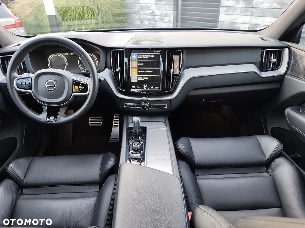 Volvo XC 60 D5 AWD R-Design - 4