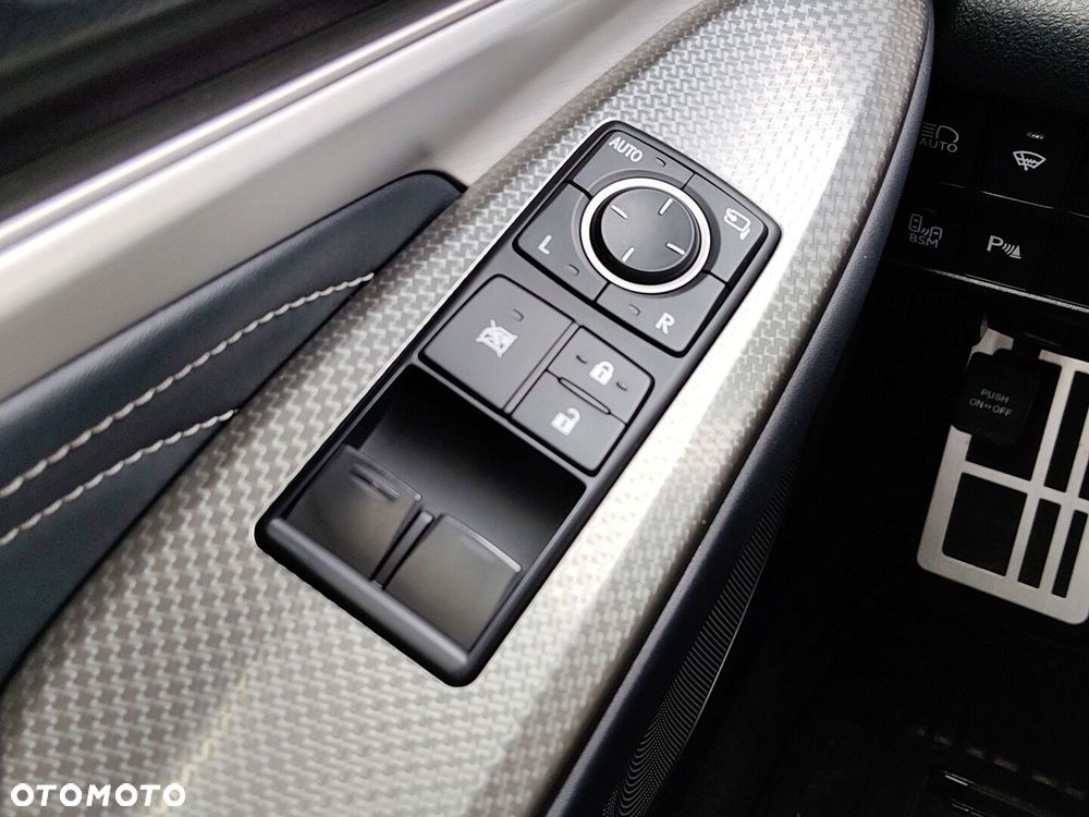 Lexus RC 200t / 300 F Sport - 27