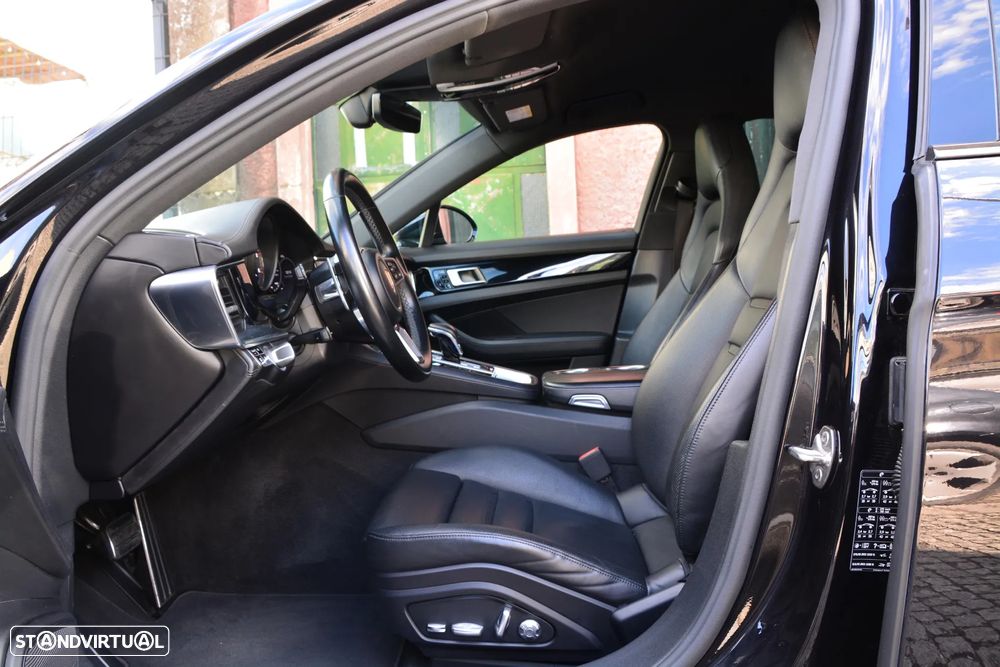 Porsche Panamera 4 S - 37