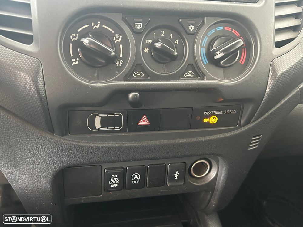 Mitsubishi L200 2.4 DI-D Club Invite 4WD - 19