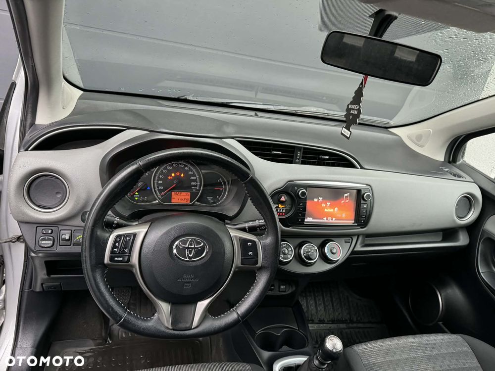 Toyota Yaris 1.33 Premium - 11