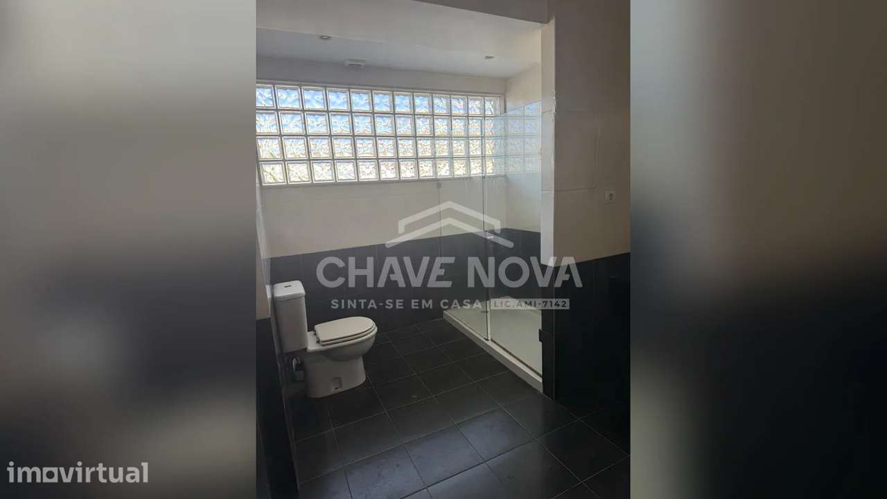 Moradia T5 com Garagem e Espaço Exterior em Mafamude - GAIA - Grande imagem: 5/22
