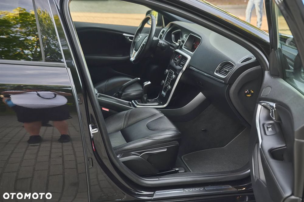 Volvo V40 D3 Summum - 24