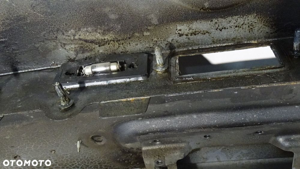 KLAPA TYŁ BAGAŻNIKA VOLKSWAGEN TOURAN 1.9TDI - 22