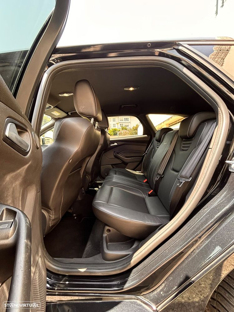 Ford Focus Turnier 2.0 EcoBoost ST c/ Pack Pele Desportiva - 19